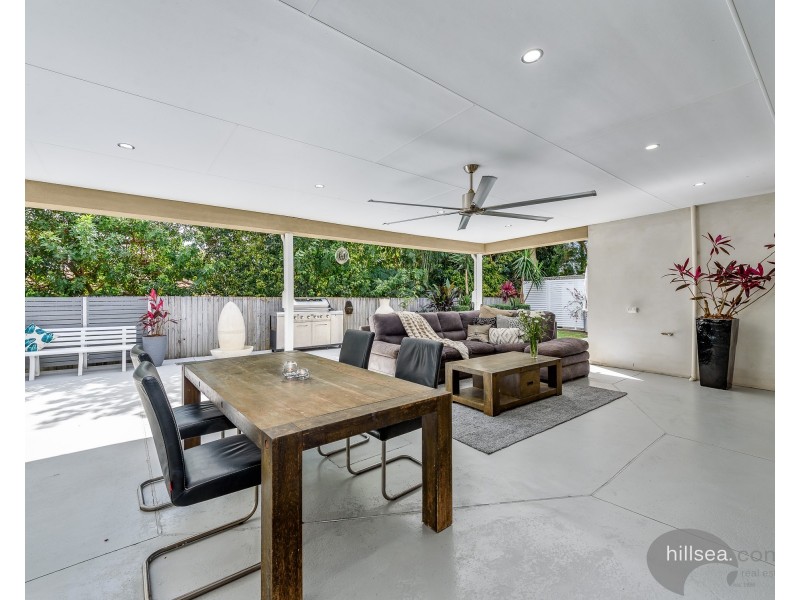 6 Lyons Court, Arundel QLD 4214