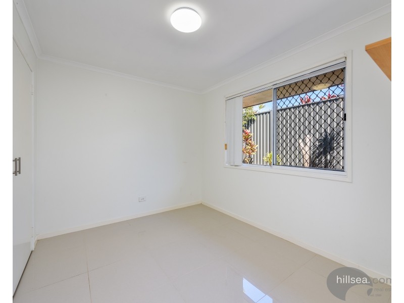 2/8 Ash Court, Arundel QLD 4214