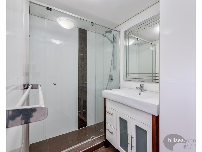 5/111 Frank Street, Labrador QLD 4215