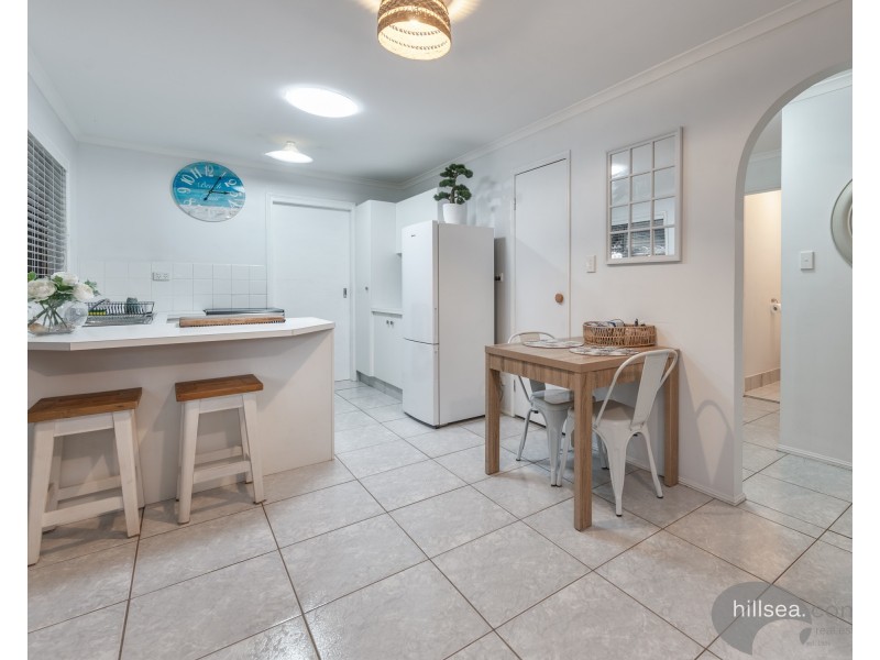 1/12 Avi Court, Labrador QLD 4215