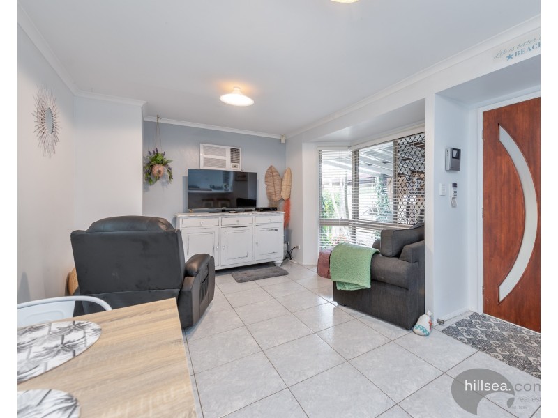 1/12 Avi Court, Labrador QLD 4215