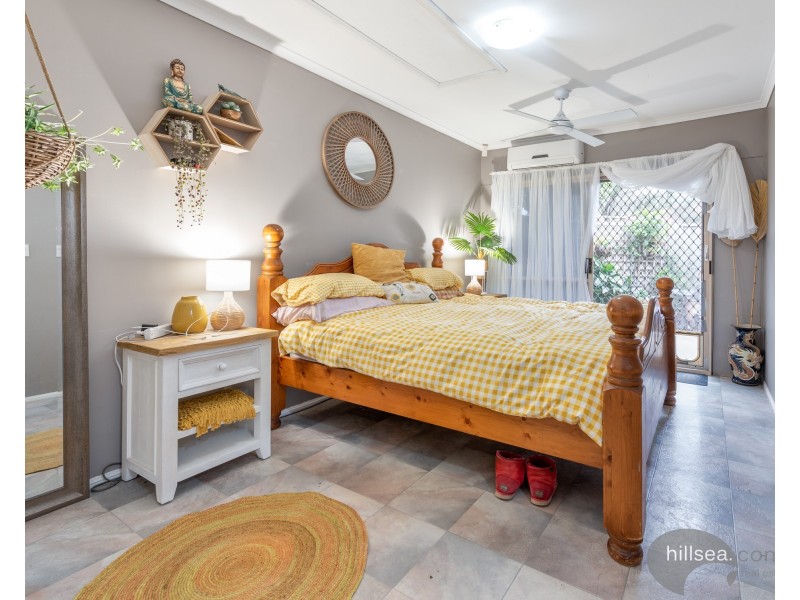 1/12 Avi Court, Labrador QLD 4215