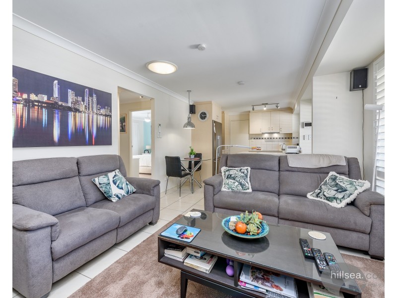 1/10 Stephanie Court, Labrador QLD 4215