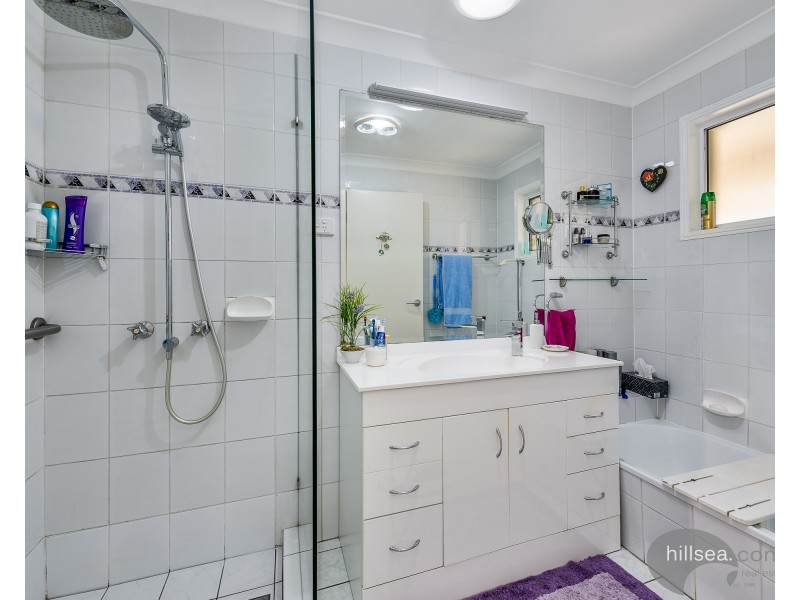 1/10 Stephanie Court, Labrador QLD 4215