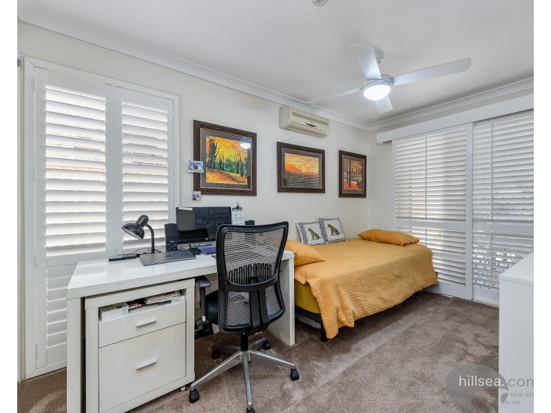 1/10 Stephanie Court, Labrador QLD 4215