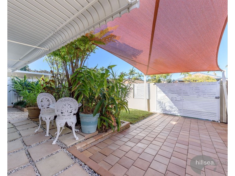 1/10 Stephanie Court, Labrador QLD 4215