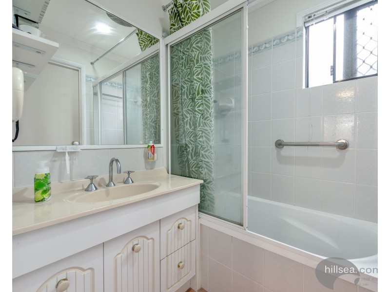 12 Angelo Avenue, Coombabah QLD 4216