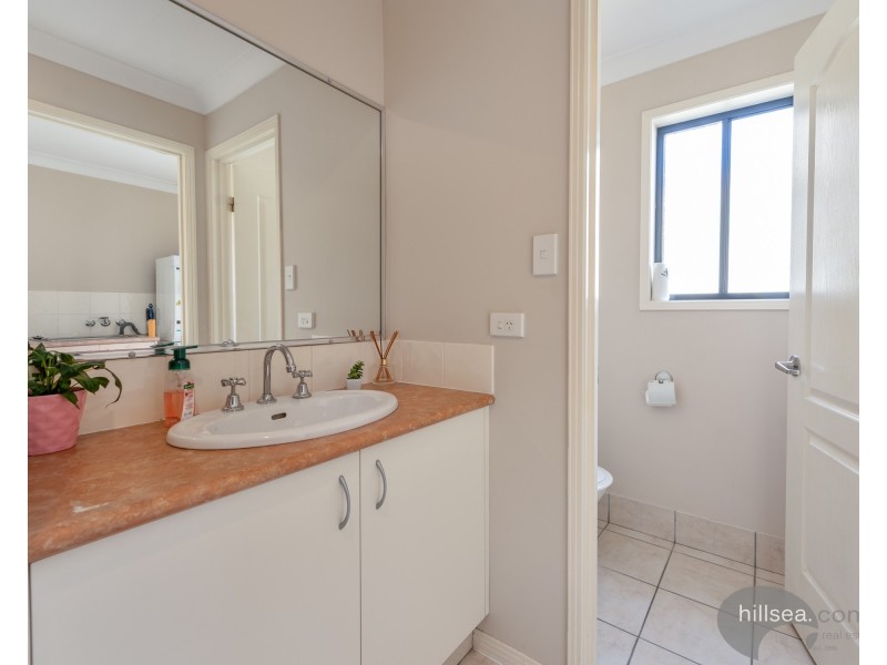 1 Katie Court, Arundel QLD 4214