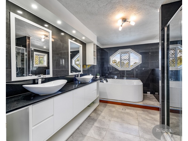 70 Arnold Palmer Drive, Parkwood QLD 4214