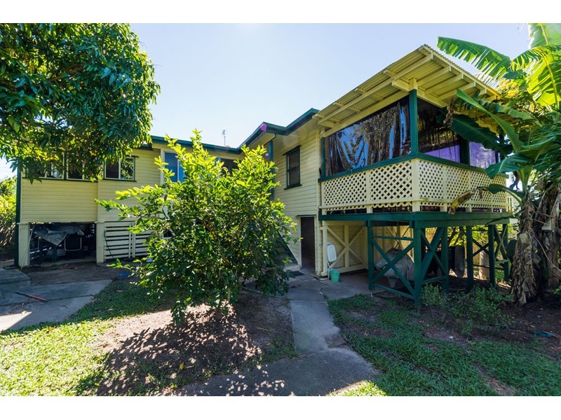 8 Heydon Avenue, Labrador QLD 4215