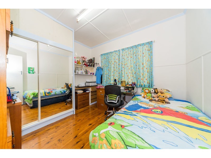 8 Heydon Avenue, Labrador QLD 4215