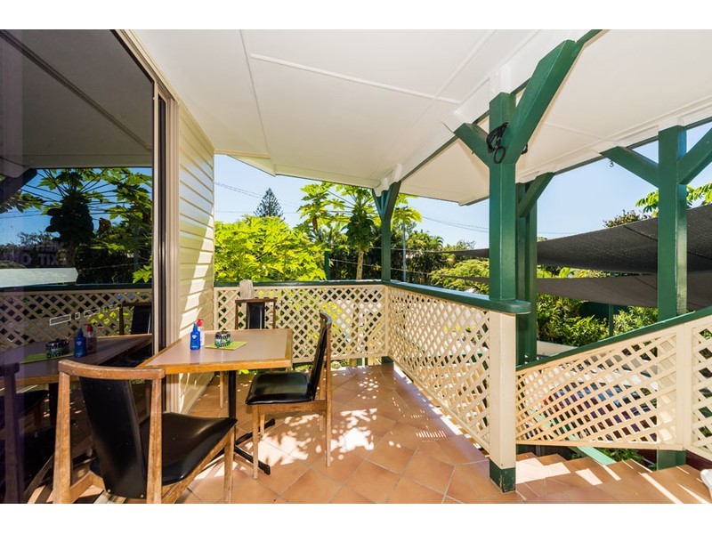 8 Heydon Avenue, Labrador QLD 4215