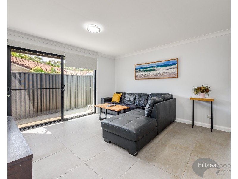 1/11 Stephanie Court, Labrador QLD 4215
