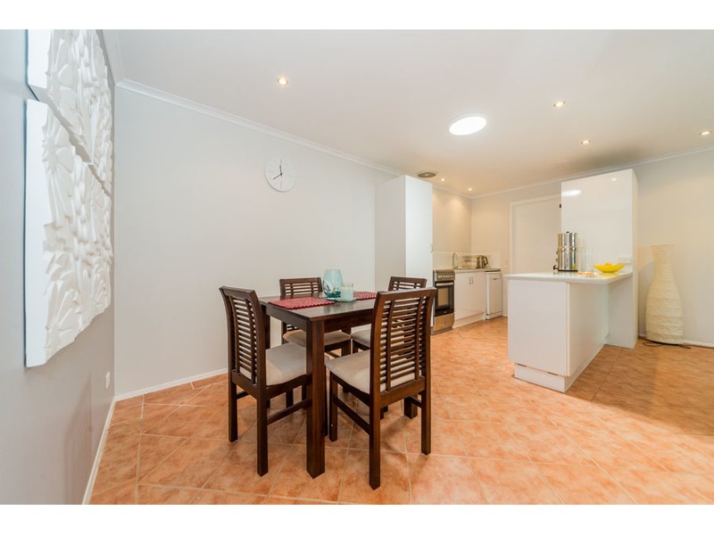 2/8 Senate Street, Labrador QLD 4215