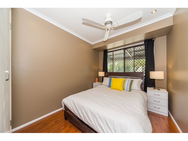 2/8 Senate Street, Labrador QLD 4215