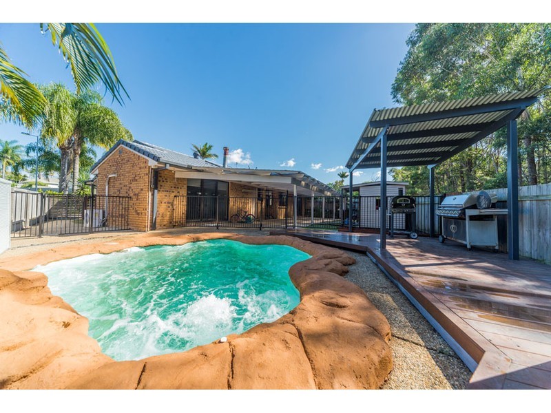 23 Footscray Court, Arundel QLD 4214