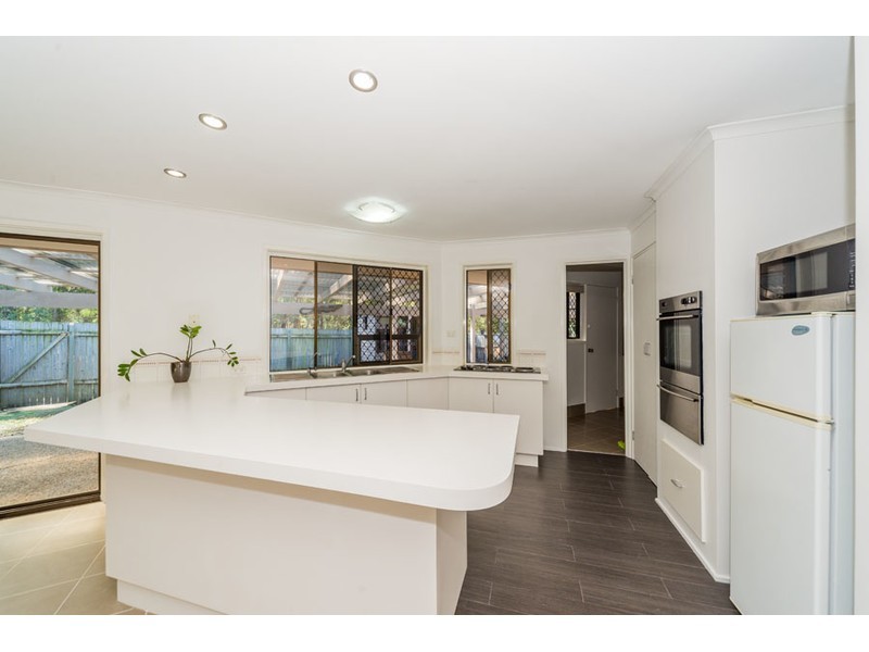 23 Footscray Court, Arundel QLD 4214