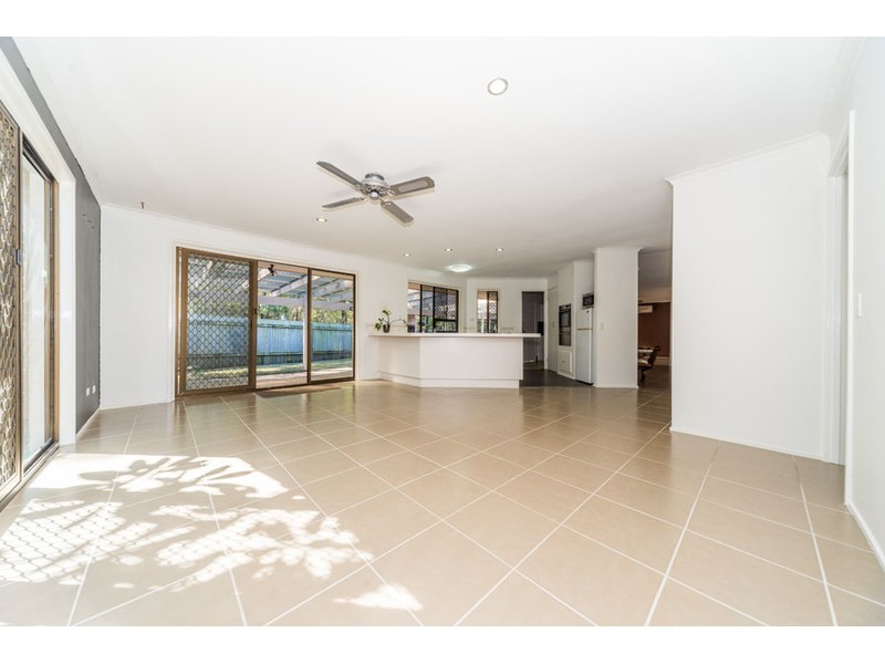 23 Footscray Court, Arundel QLD 4214