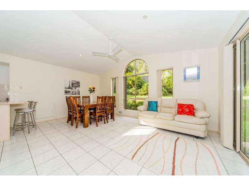 5 Equador Court, Pacific Pines QLD 4211