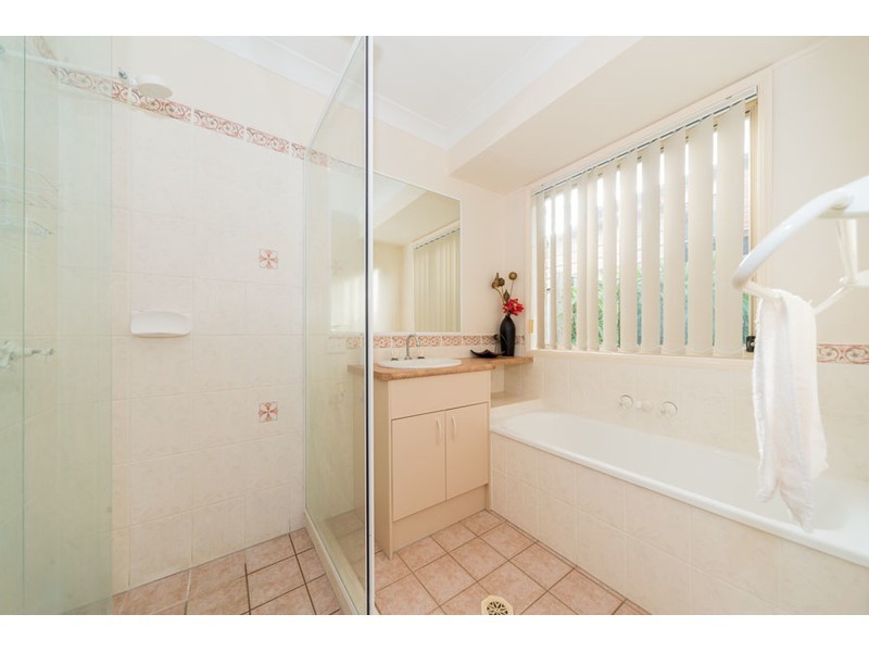 5 Equador Court, Pacific Pines QLD 4211