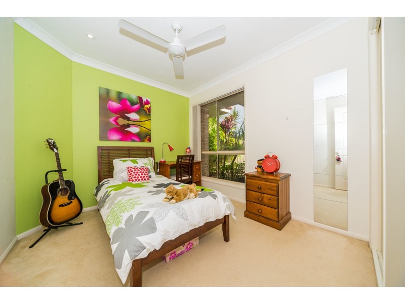 5 Equador Court, Pacific Pines QLD 4211