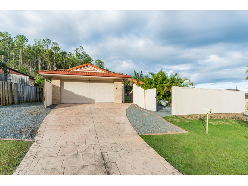 5 Equador Court, Pacific Pines QLD 4211