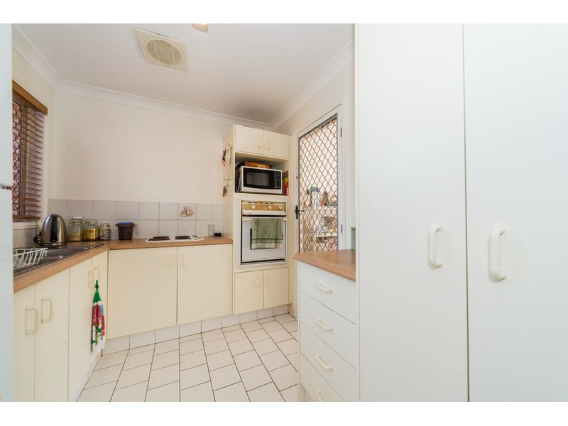 1/10 Annette Court, Labrador QLD 4215