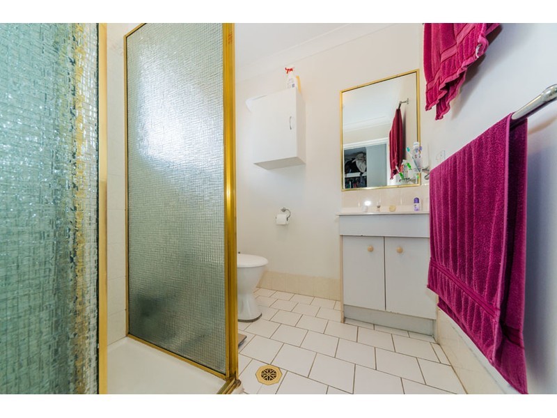 1/10 Annette Court, Labrador QLD 4215