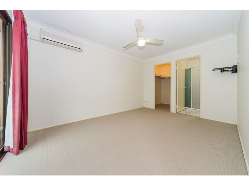 1/202 Central Street, Labrador QLD 4215