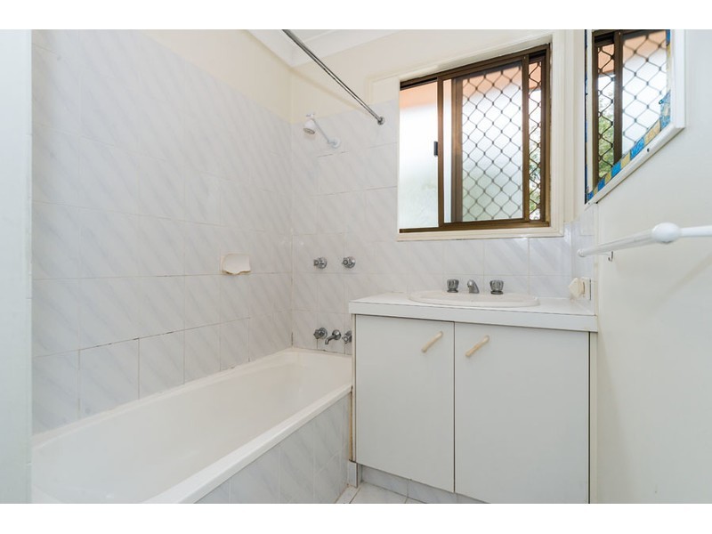 1/202 Central Street, Labrador QLD 4215