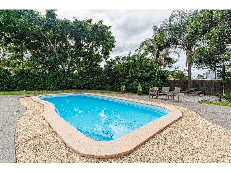 1/202 Central Street, Labrador QLD 4215