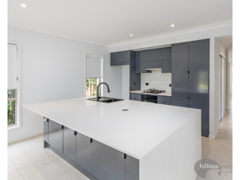 25 Greenview Circuit, Arundel QLD 4214