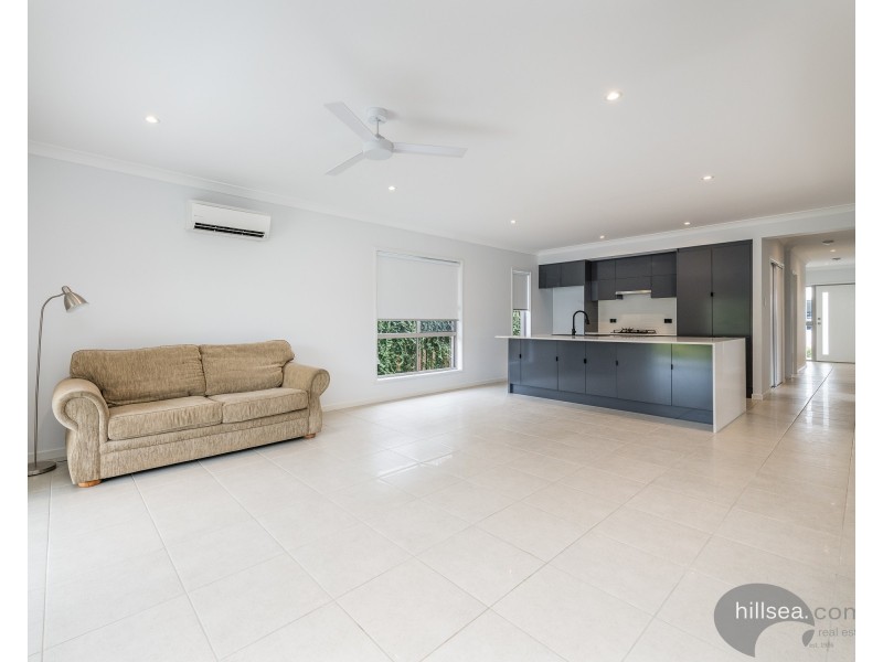 25 Greenview Circuit, Arundel QLD 4214