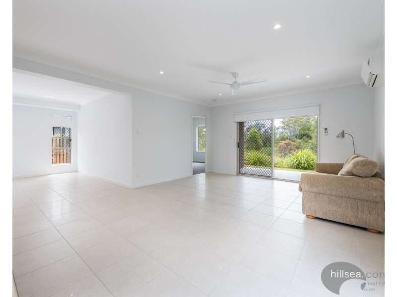 25 Greenview Circuit, Arundel QLD 4214