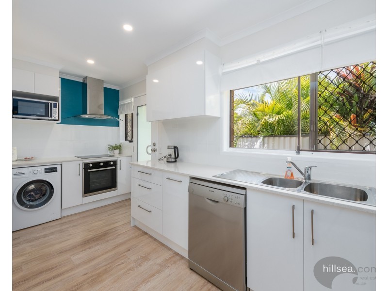 2/6 Jean Street, Labrador QLD 4215