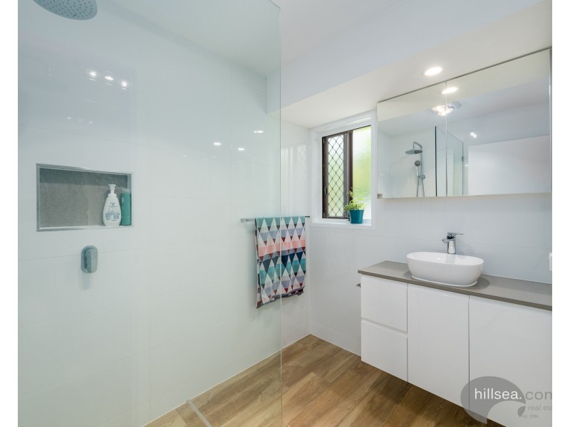 2/6 Jean Street, Labrador QLD 4215