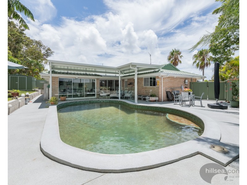 15 Chiffley Place, Arundel QLD 4214