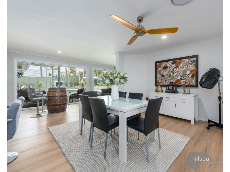 15 Chiffley Place, Arundel QLD 4214