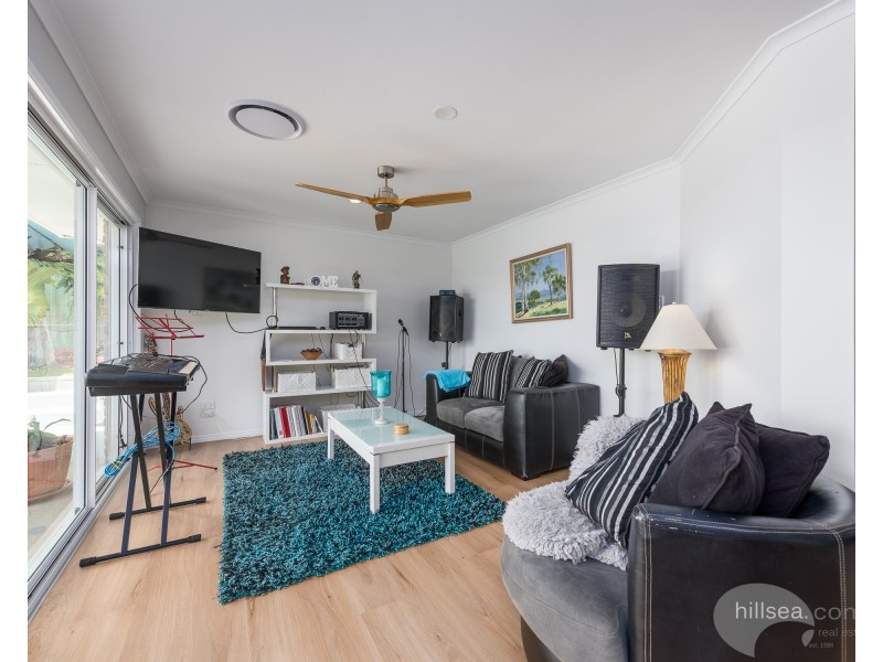 15 Chiffley Place, Arundel QLD 4214