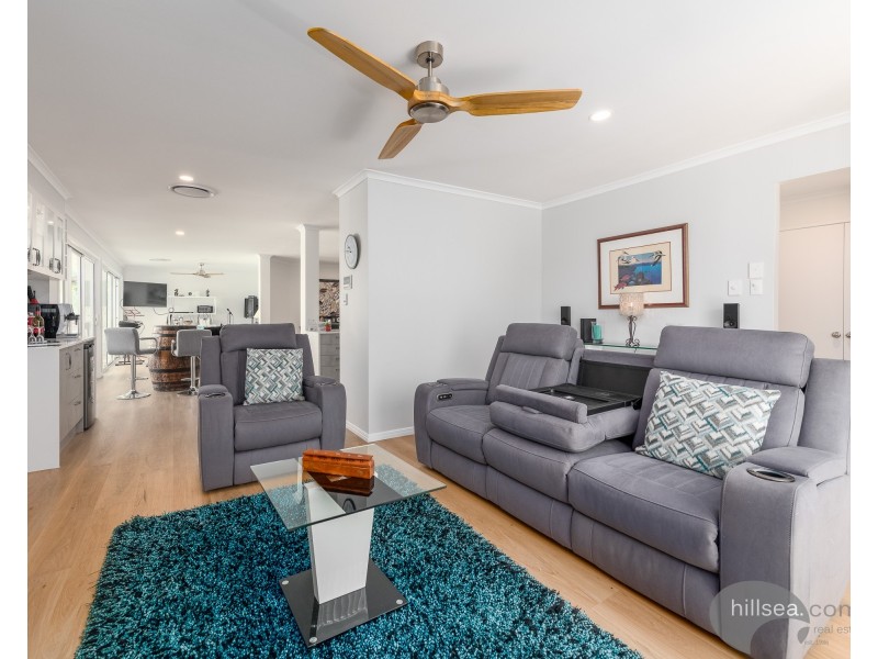 15 Chiffley Place, Arundel QLD 4214