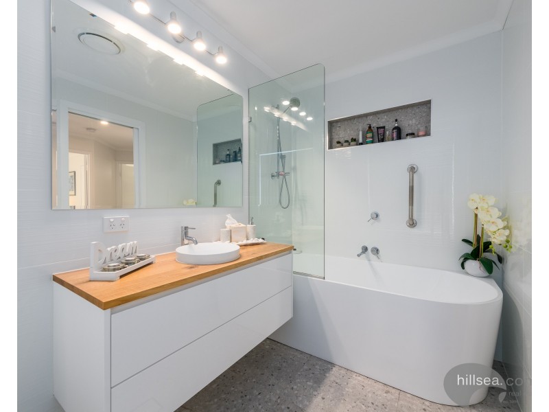 15 Chiffley Place, Arundel QLD 4214