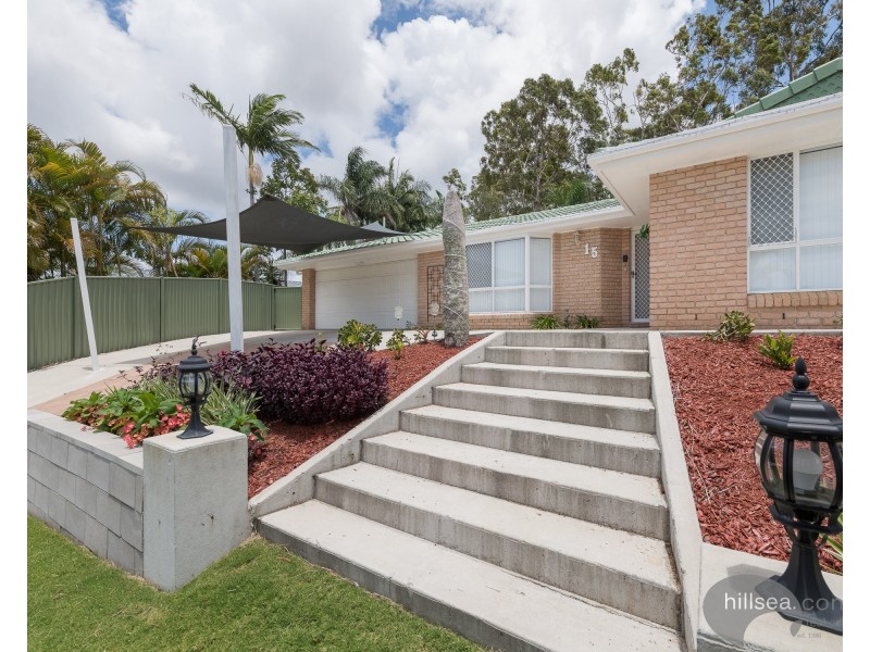 15 Chiffley Place, Arundel QLD 4214