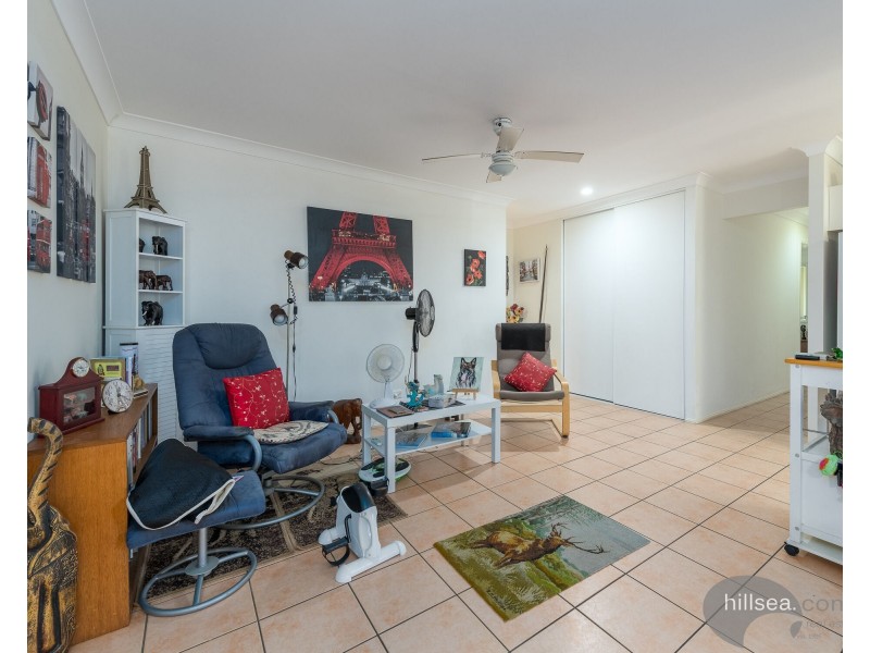 2/227 Government Road, Labrador QLD 4215