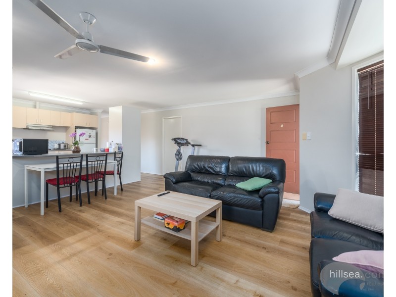 1/122A Whiting Street, Labrador QLD 4215