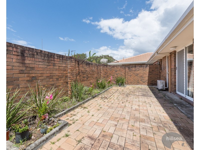 1/122A Whiting Street, Labrador QLD 4215