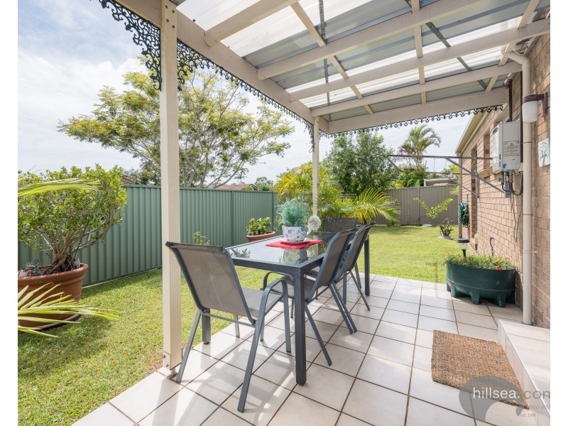 2/25 Brown Street, Labrador QLD 4215