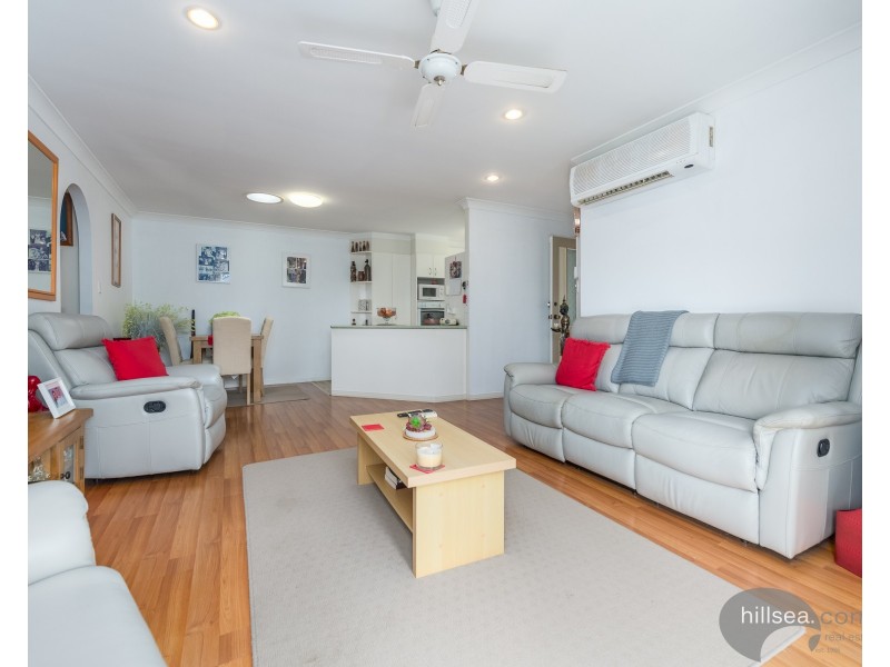 2/25 Brown Street, Labrador QLD 4215