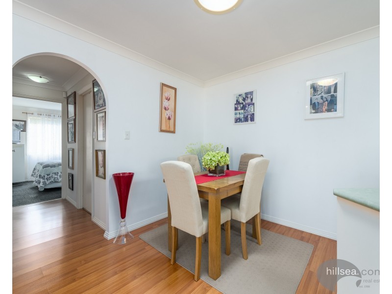 2/25 Brown Street, Labrador QLD 4215