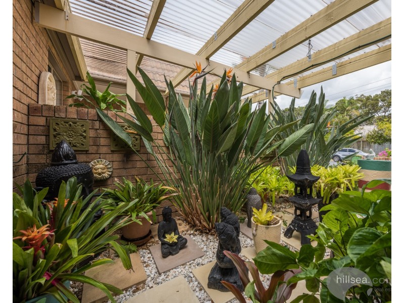 2/25 Brown Street, Labrador QLD 4215
