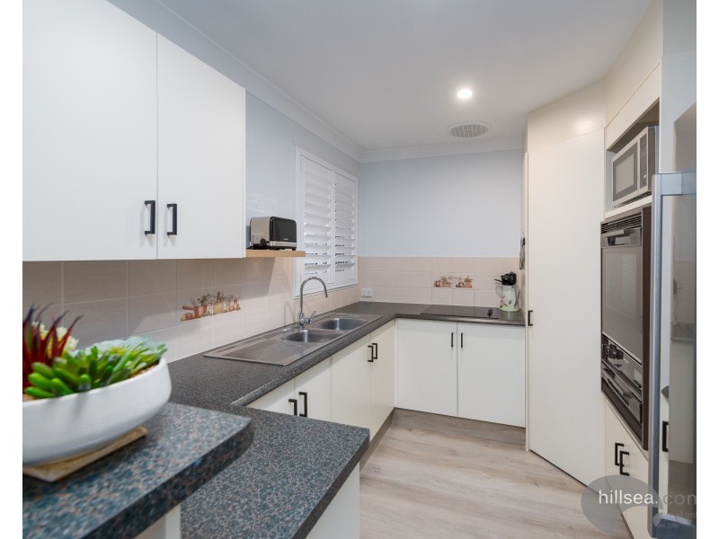 1/3 Jannie Court, Labrador QLD 4215